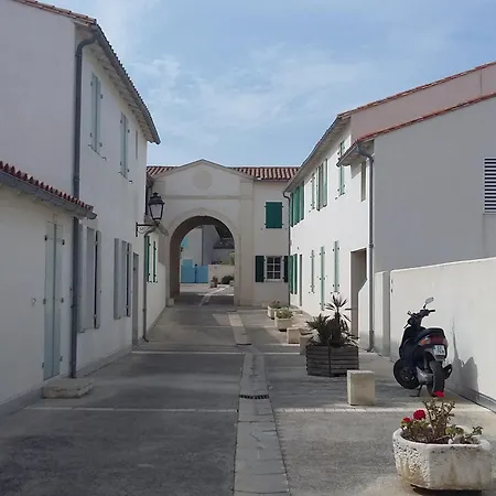 Studio Calme Et Fleuri A Saint-martin-de-re, Proche Port Et Plage - Fr-1-544-25 Apartment Saint-Martin-de-Re